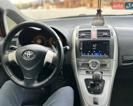 Красный Тойота Аурис, объемом двигателя 1.6 л и пробегом 193 тыс. км за 6855 $, фото 12 на Automoto.ua