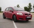 Красный Тойота Аурис, объемом двигателя 1.6 л и пробегом 216 тыс. км за 5100 $, фото 1 на Automoto.ua