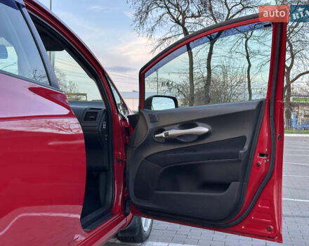 Червоний Тойота Ауріс, об'ємом двигуна 1.6 л та пробігом 85 тис. км за 8700 $, фото 41 на Automoto.ua