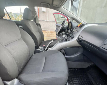 Червоний Тойота Ауріс, об'ємом двигуна 1.36 л та пробігом 229 тис. км за 6300 $, фото 23 на Automoto.ua