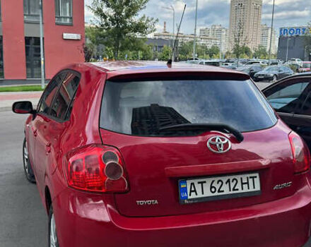 Красный Тойота Аурис, объемом двигателя 1.6 л и пробегом 189 тыс. км за 5800 $, фото 3 на Automoto.ua