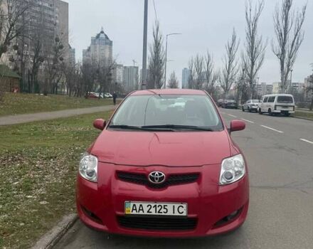 Красный Тойота Аурис, объемом двигателя 1.6 л и пробегом 80 тыс. км за 7000 $, фото 1 на Automoto.ua