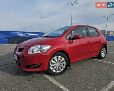 Червоний Тойота Ауріс, об'ємом двигуна 1.6 л та пробігом 142 тис. км за 6950 $, фото 2 на Automoto.ua