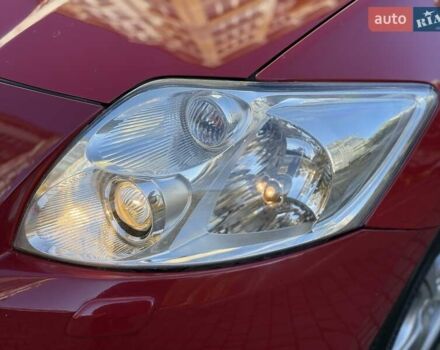 Червоний Тойота Ауріс, об'ємом двигуна 1.4 л та пробігом 220 тис. км за 7000 $, фото 42 на Automoto.ua
