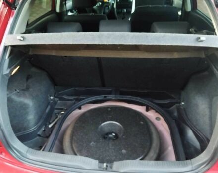 Красный Тойота Аурис, объемом двигателя 1.6 л и пробегом 112 тыс. км за 7200 $, фото 19 на Automoto.ua