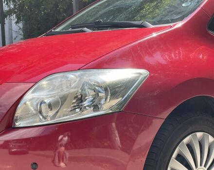 Красный Тойота Аурис, объемом двигателя 1.6 л и пробегом 65 тыс. км за 7200 $, фото 5 на Automoto.ua