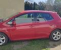 Красный Тойота Аурис, объемом двигателя 1.36 л и пробегом 250 тыс. км за 6000 $, фото 2 на Automoto.ua