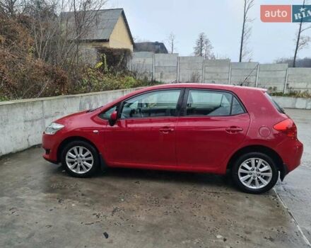 Красный Тойота Аурис, объемом двигателя 1.6 л и пробегом 202 тыс. км за 6800 $, фото 2 на Automoto.ua