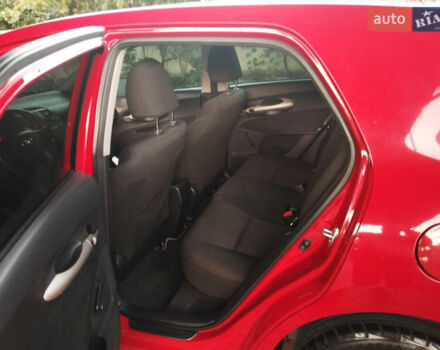 Красный Тойота Аурис, объемом двигателя 1.6 л и пробегом 112 тыс. км за 7200 $, фото 10 на Automoto.ua