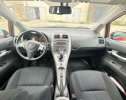 Красный Тойота Аурис, объемом двигателя 1.6 л и пробегом 104 тыс. км за 7200 $, фото 15 на Automoto.ua