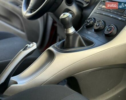 Червоний Тойота Ауріс, об'ємом двигуна 1.4 л та пробігом 220 тис. км за 7000 $, фото 27 на Automoto.ua