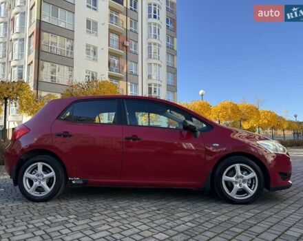 Червоний Тойота Ауріс, об'ємом двигуна 1.4 л та пробігом 220 тис. км за 7000 $, фото 11 на Automoto.ua