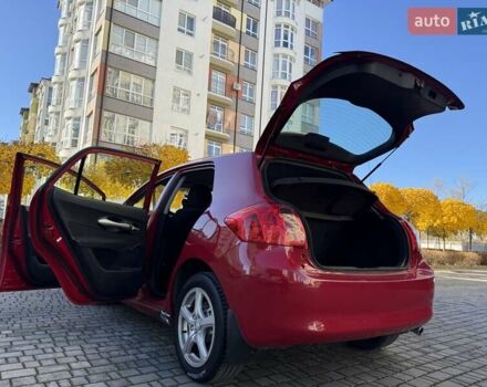 Червоний Тойота Ауріс, об'ємом двигуна 1.4 л та пробігом 220 тис. км за 7000 $, фото 38 на Automoto.ua