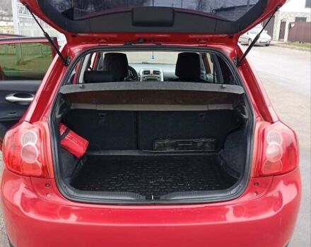 Красный Тойота Аурис, объемом двигателя 1.6 л и пробегом 98 тыс. км за 7300 $, фото 10 на Automoto.ua