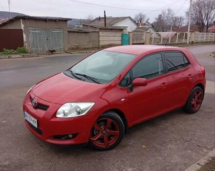 Красный Тойота Аурис, объемом двигателя 1.6 л и пробегом 98 тыс. км за 7300 $, фото 4 на Automoto.ua