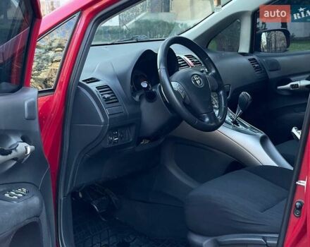 Красный Тойота Аурис, объемом двигателя 1.6 л и пробегом 402 тыс. км за 6499 $, фото 10 на Automoto.ua