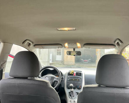 Красный Тойота Аурис, объемом двигателя 1.4 л и пробегом 230 тыс. км за 6300 $, фото 23 на Automoto.ua