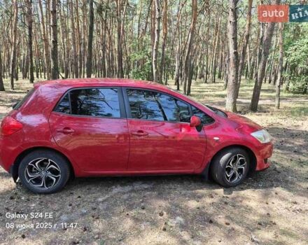Красный Тойота Аурис, объемом двигателя 1.6 л и пробегом 140 тыс. км за 6300 $, фото 16 на Automoto.ua