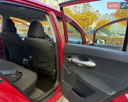 Червоний Тойота Ауріс, об'ємом двигуна 1.4 л та пробігом 220 тис. км за 7000 $, фото 34 на Automoto.ua