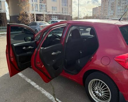 Червоний Тойота Ауріс, об'ємом двигуна 1.6 л та пробігом 399 тис. км за 5700 $, фото 1 на Automoto.ua