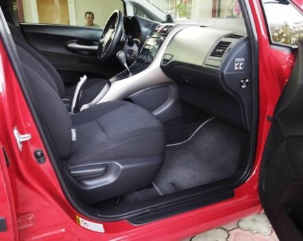 Красный Тойота Аурис, объемом двигателя 1.6 л и пробегом 112 тыс. км за 7200 $, фото 17 на Automoto.ua