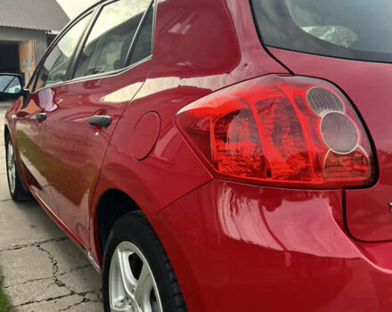 Червоний Тойота Ауріс, об'ємом двигуна 1.36 л та пробігом 229 тис. км за 6300 $, фото 10 на Automoto.ua