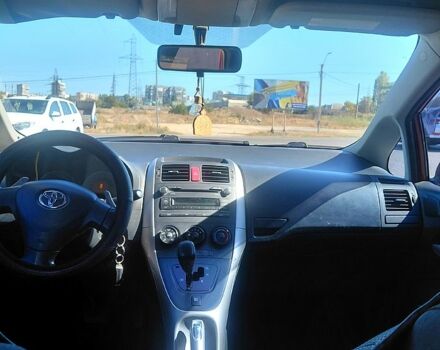 Красный Тойота Аурис, объемом двигателя 1.6 л и пробегом 150 тыс. км за 6500 $, фото 6 на Automoto.ua