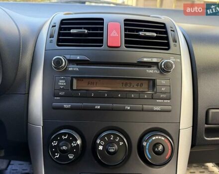 Червоний Тойота Ауріс, об'ємом двигуна 1.4 л та пробігом 220 тис. км за 7000 $, фото 46 на Automoto.ua