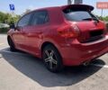 Красный Тойота Аурис, объемом двигателя 1.6 л и пробегом 98 тыс. км за 8000 $, фото 5 на Automoto.ua