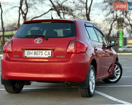 Червоний Тойота Ауріс, об'ємом двигуна 1.6 л та пробігом 85 тис. км за 8700 $, фото 2 на Automoto.ua