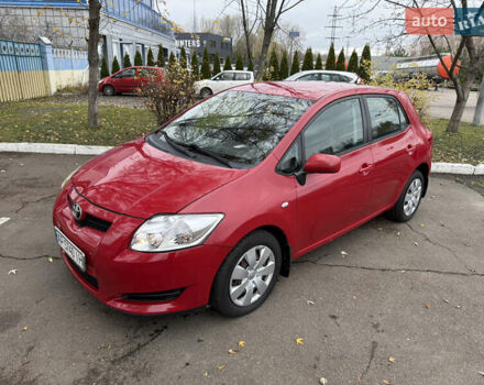 Красный Тойота Аурис, объемом двигателя 1.6 л и пробегом 181 тыс. км за 5950 $, фото 3 на Automoto.ua