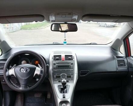 Красный Тойота Аурис, объемом двигателя 1.6 л и пробегом 98 тыс. км за 7300 $, фото 21 на Automoto.ua