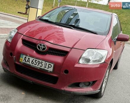 Красный Тойота Аурис, объемом двигателя 1.6 л и пробегом 200 тыс. км за 4500 $, фото 3 на Automoto.ua