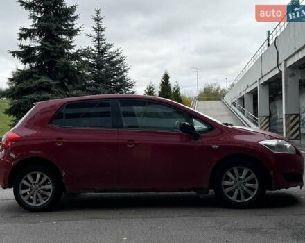 Красный Тойота Аурис, объемом двигателя 1.6 л и пробегом 200 тыс. км за 4500 $, фото 19 на Automoto.ua