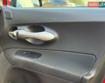 Червоний Тойота Ауріс, об'ємом двигуна 1.4 л та пробігом 220 тис. км за 7000 $, фото 22 на Automoto.ua