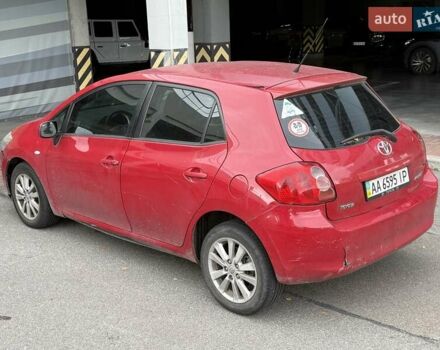 Красный Тойота Аурис, объемом двигателя 1.6 л и пробегом 200 тыс. км за 4500 $, фото 1 на Automoto.ua