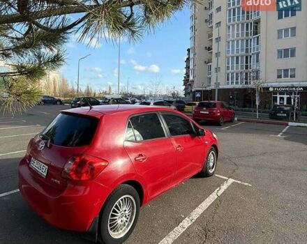 Красный Тойота Аурис, объемом двигателя 1.6 л и пробегом 399 тыс. км за 5700 $, фото 3 на Automoto.ua