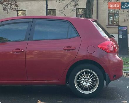 Красный Тойота Аурис, объемом двигателя 1.6 л и пробегом 402 тыс. км за 6499 $, фото 2 на Automoto.ua