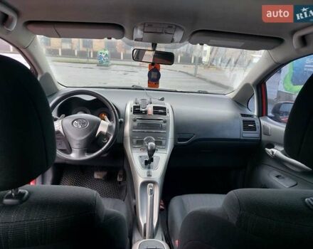 Червоний Тойота Ауріс, об'ємом двигуна 1.6 л та пробігом 243 тис. км за 6900 $, фото 13 на Automoto.ua