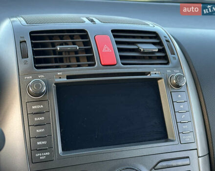 Червоний Тойота Ауріс, об'ємом двигуна 1.6 л та пробігом 85 тис. км за 8700 $, фото 61 на Automoto.ua