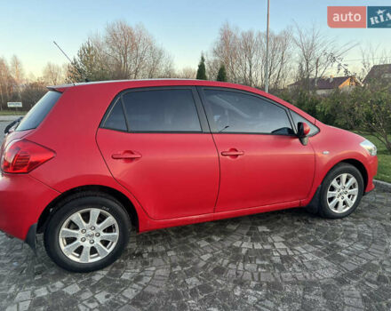 Червоний Тойота Ауріс, об'ємом двигуна 1.6 л та пробігом 192 тис. км за 5800 $, фото 4 на Automoto.ua