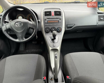 Красный Тойота Аурис, объемом двигателя 1.6 л и пробегом 181 тыс. км за 5950 $, фото 20 на Automoto.ua