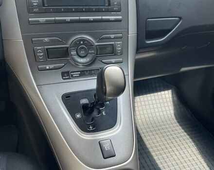 Красный Тойота Аурис, объемом двигателя 1.6 л и пробегом 65 тыс. км за 7200 $, фото 8 на Automoto.ua