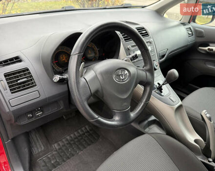 Красный Тойота Аурис, объемом двигателя 1.6 л и пробегом 181 тыс. км за 5950 $, фото 18 на Automoto.ua