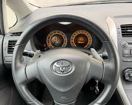 Красный Тойота Аурис, объемом двигателя 1.6 л и пробегом 181 тыс. км за 5950 $, фото 17 на Automoto.ua