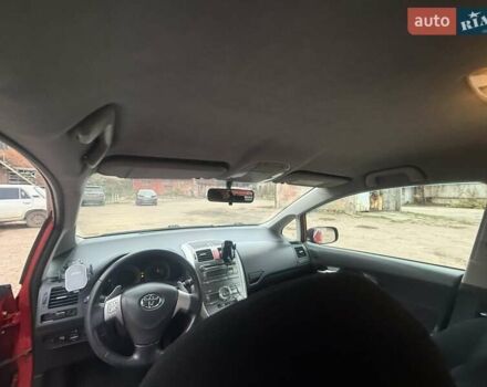 Червоний Тойота Ауріс, об'ємом двигуна 1.6 л та пробігом 176 тис. км за 7200 $, фото 7 на Automoto.ua