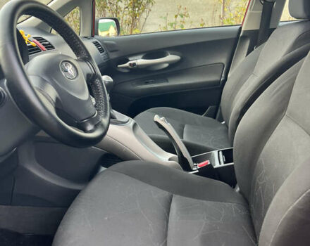 Червоний Тойота Ауріс, об'ємом двигуна 1.36 л та пробігом 229 тис. км за 6300 $, фото 16 на Automoto.ua