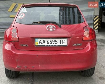 Красный Тойота Аурис, объемом двигателя 1.6 л и пробегом 200 тыс. км за 4500 $, фото 14 на Automoto.ua