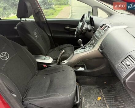 Красный Тойота Аурис, объемом двигателя 1.6 л и пробегом 200 тыс. км за 4500 $, фото 46 на Automoto.ua