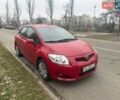 Красный Тойота Аурис, объемом двигателя 1.6 л и пробегом 80 тыс. км за 7000 $, фото 1 на Automoto.ua